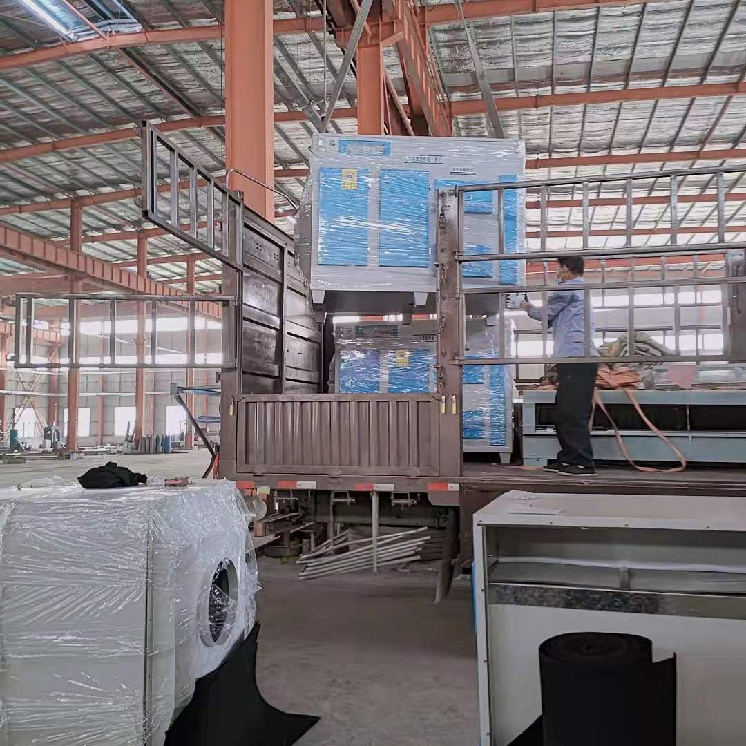 公司產(chǎn)品主要有：RTO蓄熱式焚燒爐、RCO蓄熱式催化燃燒爐、CO催化燃燒爐、RZC-RTO沸石轉(zhuǎn)輪吸附濃縮-蓄熱式催化燃燒裝置、活性炭（分子篩）吸附濃縮-催化燃燒裝置、一體化生物濾床、冷凝吸附及除塵設備等。通過 采用多種治理工藝相結(jié)合的方式，在有機廢氣治理領域取得了良好的應用效果。